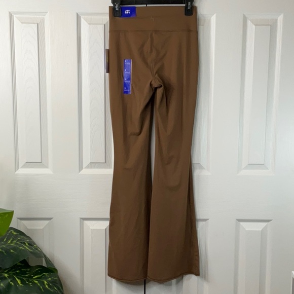 JoyLab High-Rise Flare Extra Long Length
Various Sizes - Picture 9 of 13